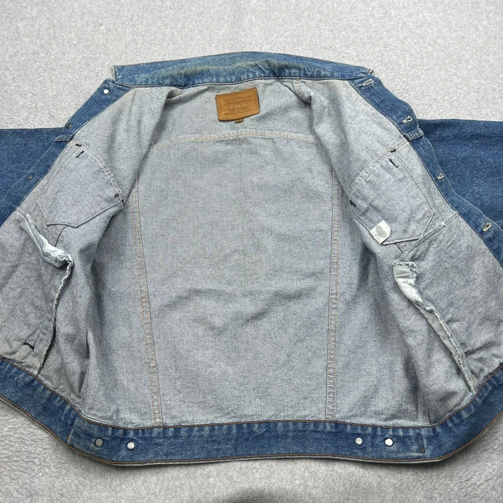 Levis 100% material sustainable